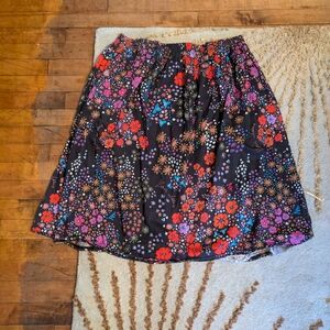 Vibrant Floral Midi Skirt in Black